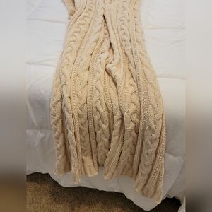 Huntington Home lap blanket couch throw 53.5”x50” Ivory cable knit lk nw